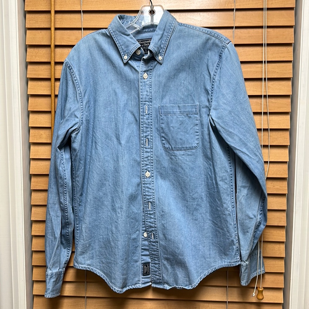 Abercrombie & Fitch Denim Long Sleeve Button Down